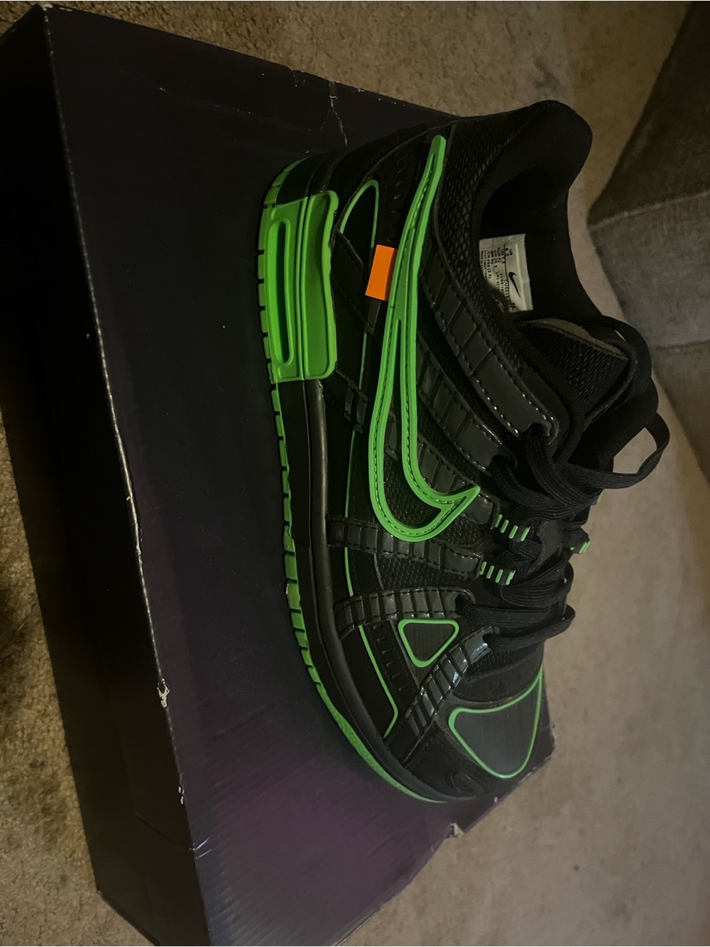 Nike air rubber dunks
Off-white green strike